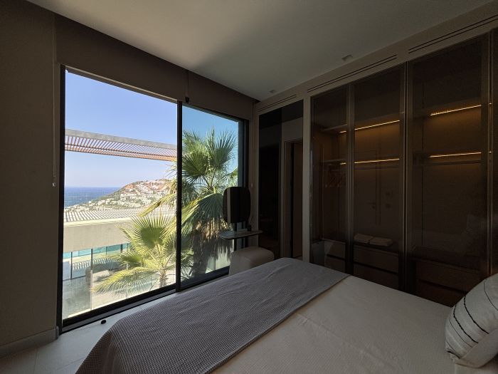 Yalıkavak Villa with Pool, Garden & Sea View
