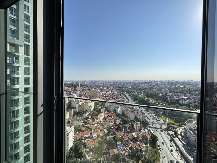 Luxury Studio on the 19th Floor | Queen Bomonti