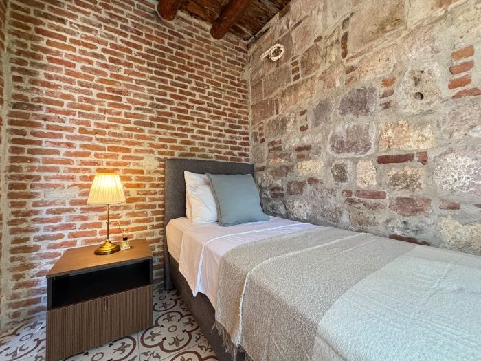 Historic Art House | Award-Winning Gallery Home