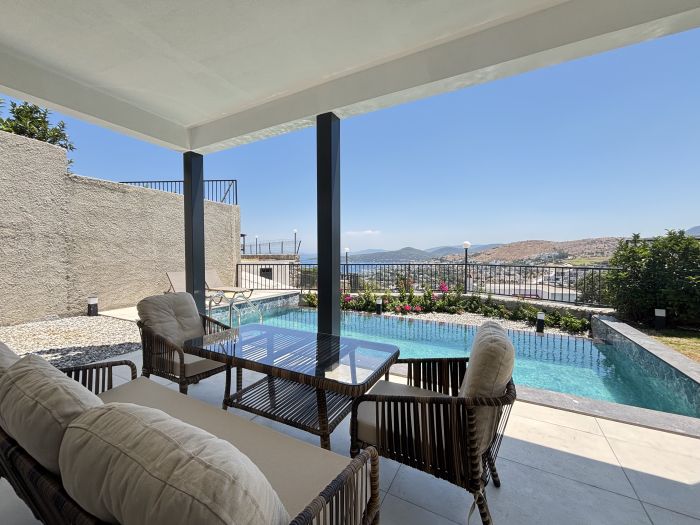 Türkbükü'nde Modern Havuzlu Villa