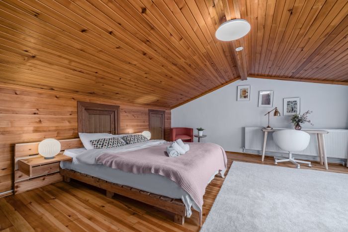 Detached Triplex with Garden & Terrace
