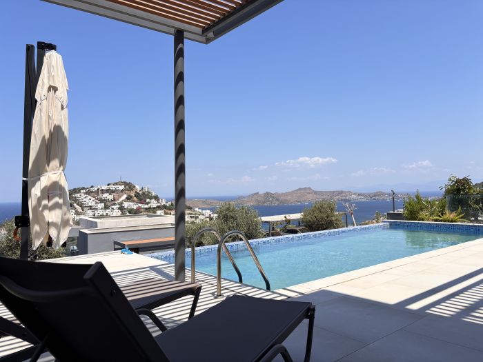 Yalıkavak Villa with Pool, Garden & Sea View
