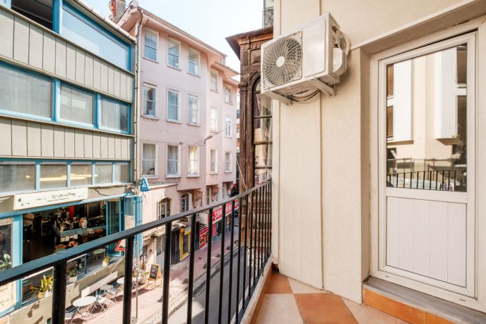 Urban Balcony Suite - Close to Taksim