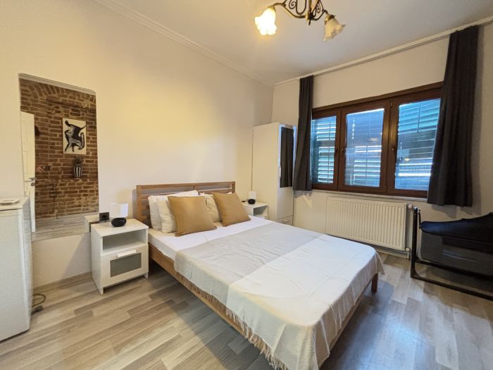Balat’ta Eşsiz Sanat Evi | 5 Yatak Odası & Bahçe