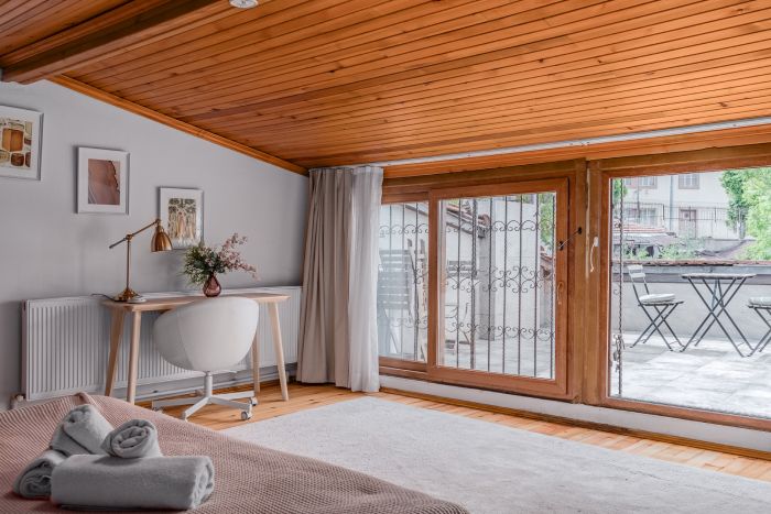 Detached Triplex with Garden & Terrace