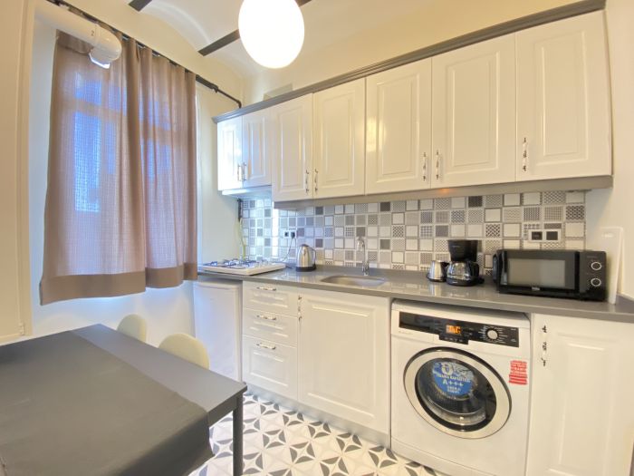 Central Flat Close to Galata Tower & Metro