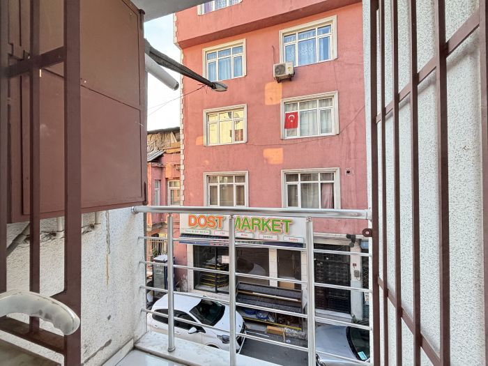 Taksim’in Kalbinde Şık 2+1 Daire!