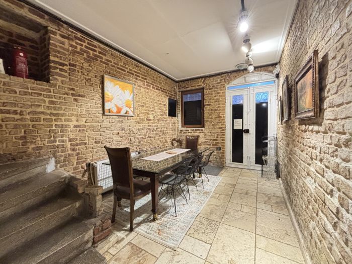 Balat’ta Eşsiz Sanat Evi | 5 Yatak Odası & Bahçe