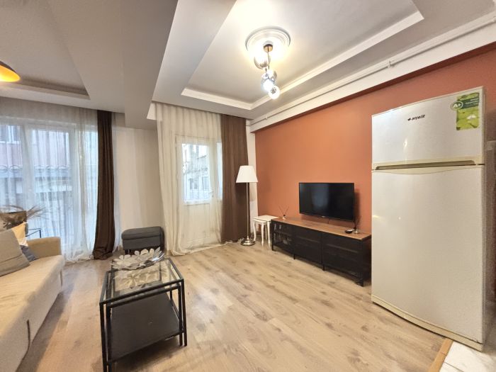 Taksim’in Kalbinde Şık 2+1 Daire!
