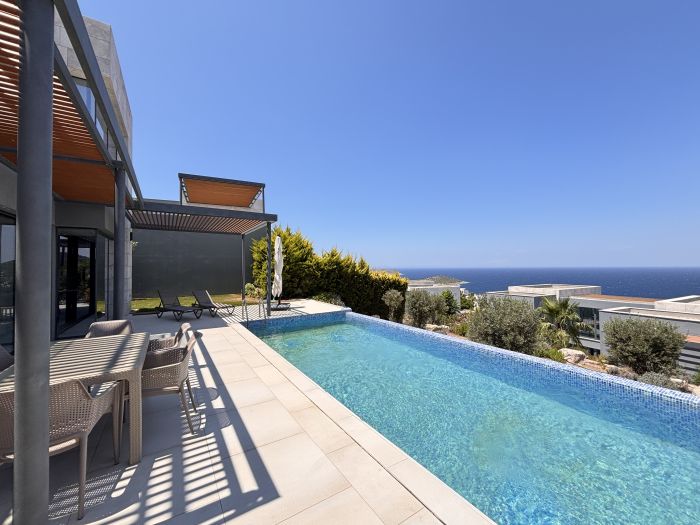 Yalıkavak Villa with Pool, Garden & Sea View