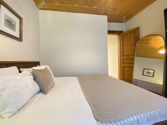 Classic Cozy 1+1 Home in Central Beyoğ