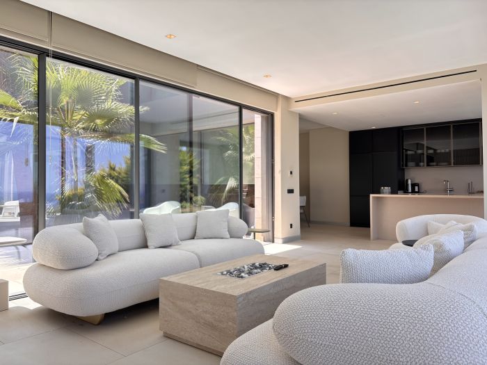 Yalıkavak Villa with Pool, Garden & Sea View