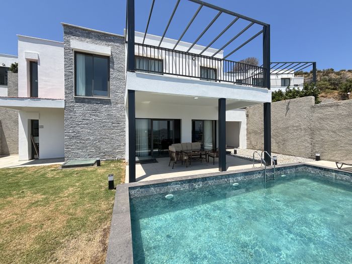 Türkbükü'nde Modern Havuzlu Villa