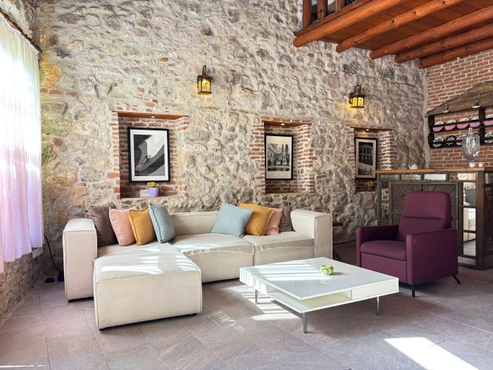 Historic Art House | Award-Winning Gallery Home