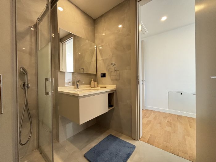 Türkbükü'nde Modern Havuzlu Villa