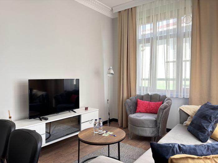 Luxury 1BR • Turkish Bath • Walk to Gala