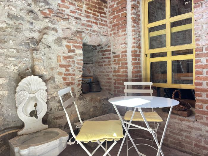Historic Art House | Award-Winning Gallery Home