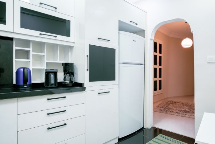 Stylish Flat w/ Balcony – 5 Mins from Taksim Square
